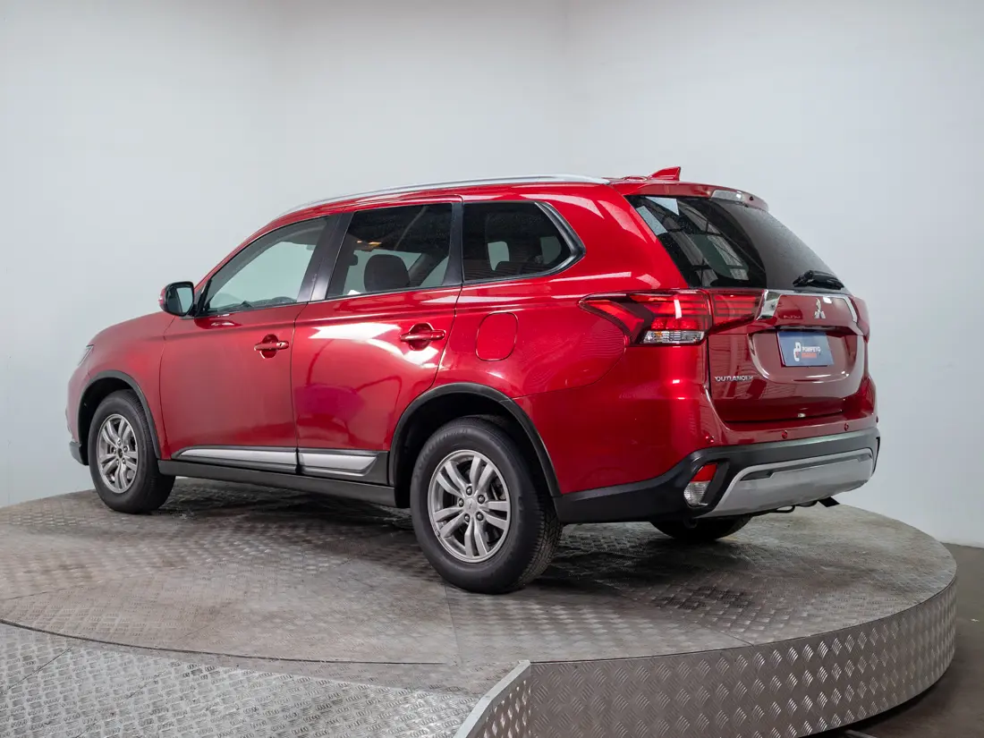 Mitsubishi Outlander Outlander 2.0 At 4x2 año 2023