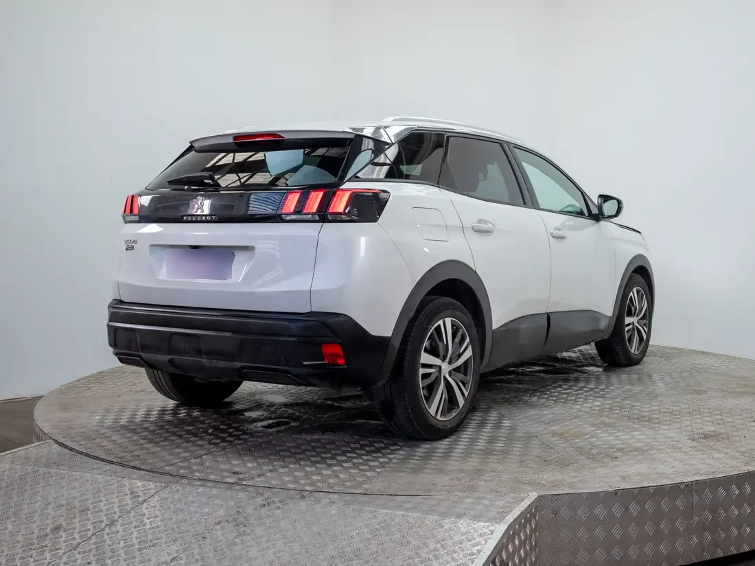 Peugeot 3008 3008 1.2 Active Pack Puretech 130 Mt año 2024