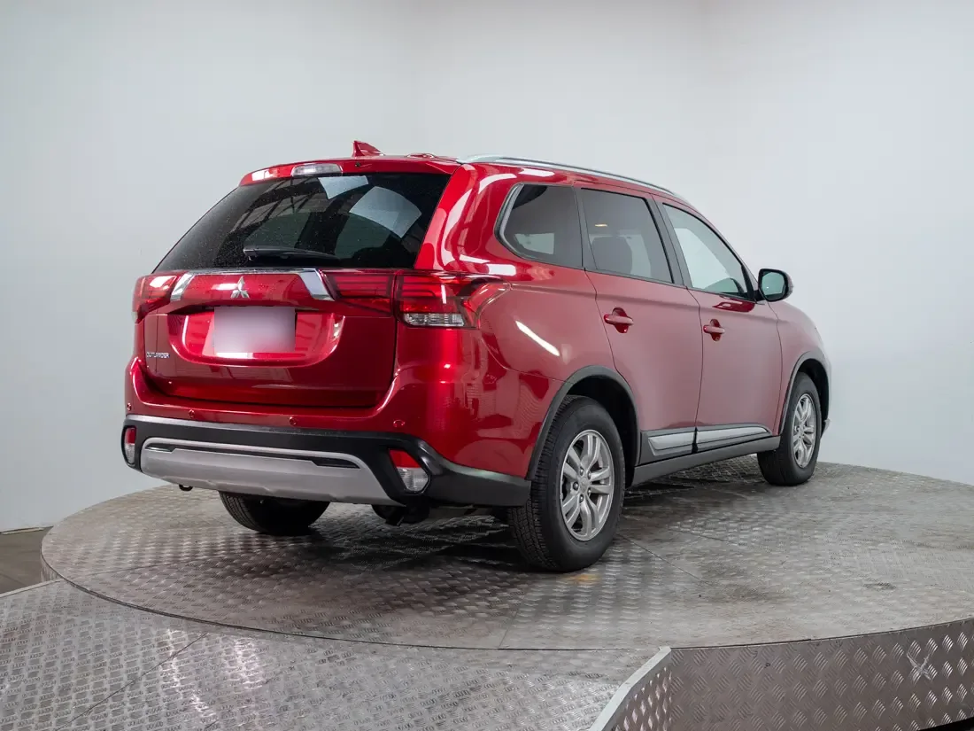 Mitsubishi Outlander Outlander 2.0 At 4x2 año 2023