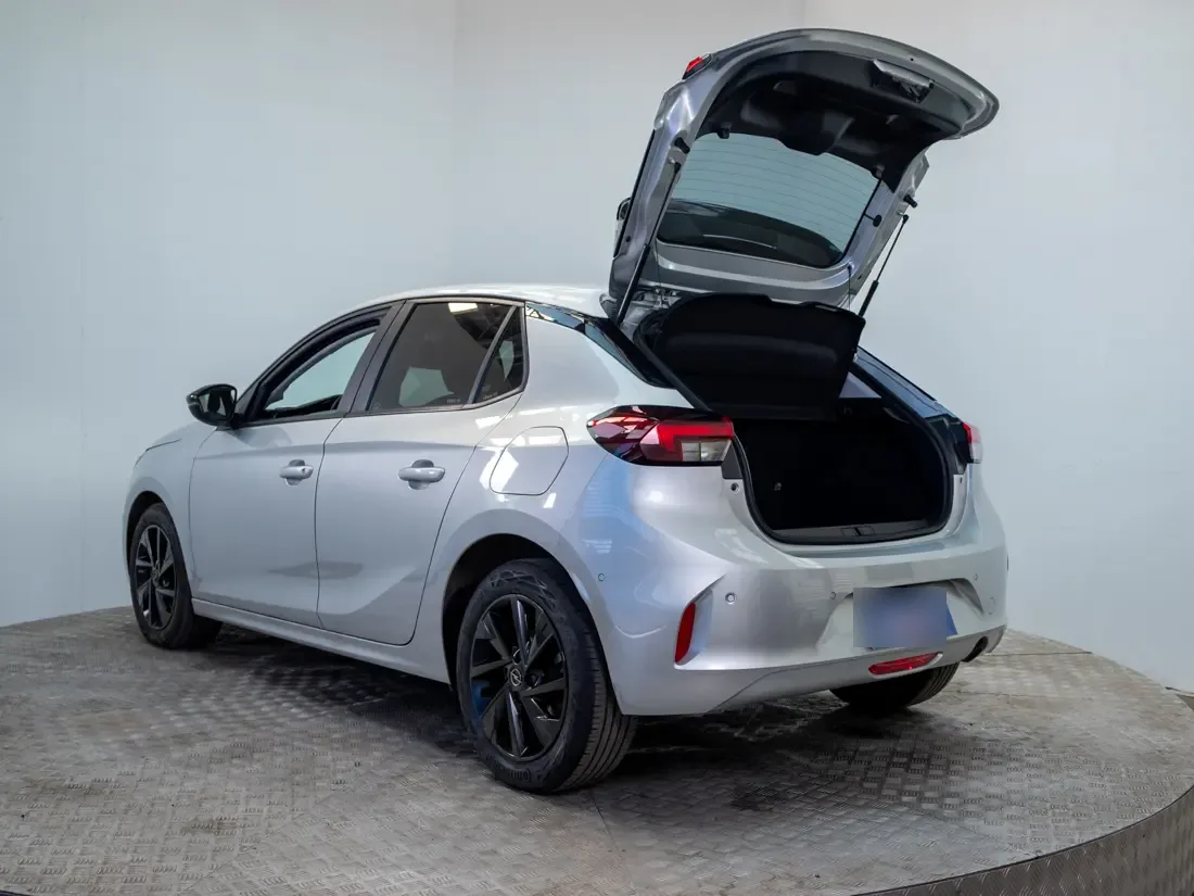 Opel Corsa Corsa 1.2 Edition At año 2024