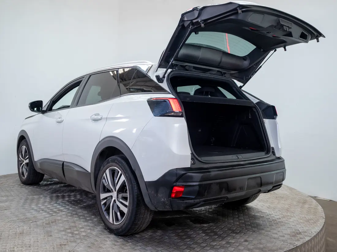 Peugeot 3008 3008 1.2 Active Pack Puretech 130 Mt año 2024