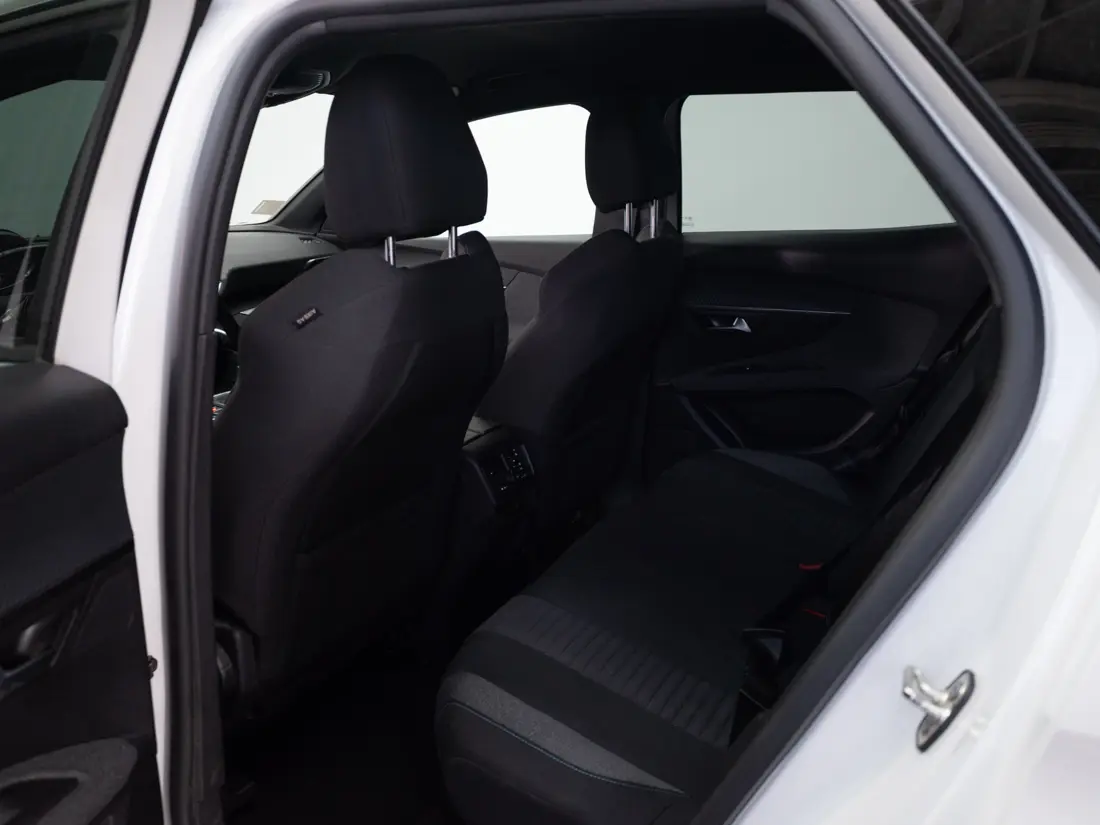 Peugeot 3008 3008 1.2 Active Pack Puretech 130 Mt año 2024