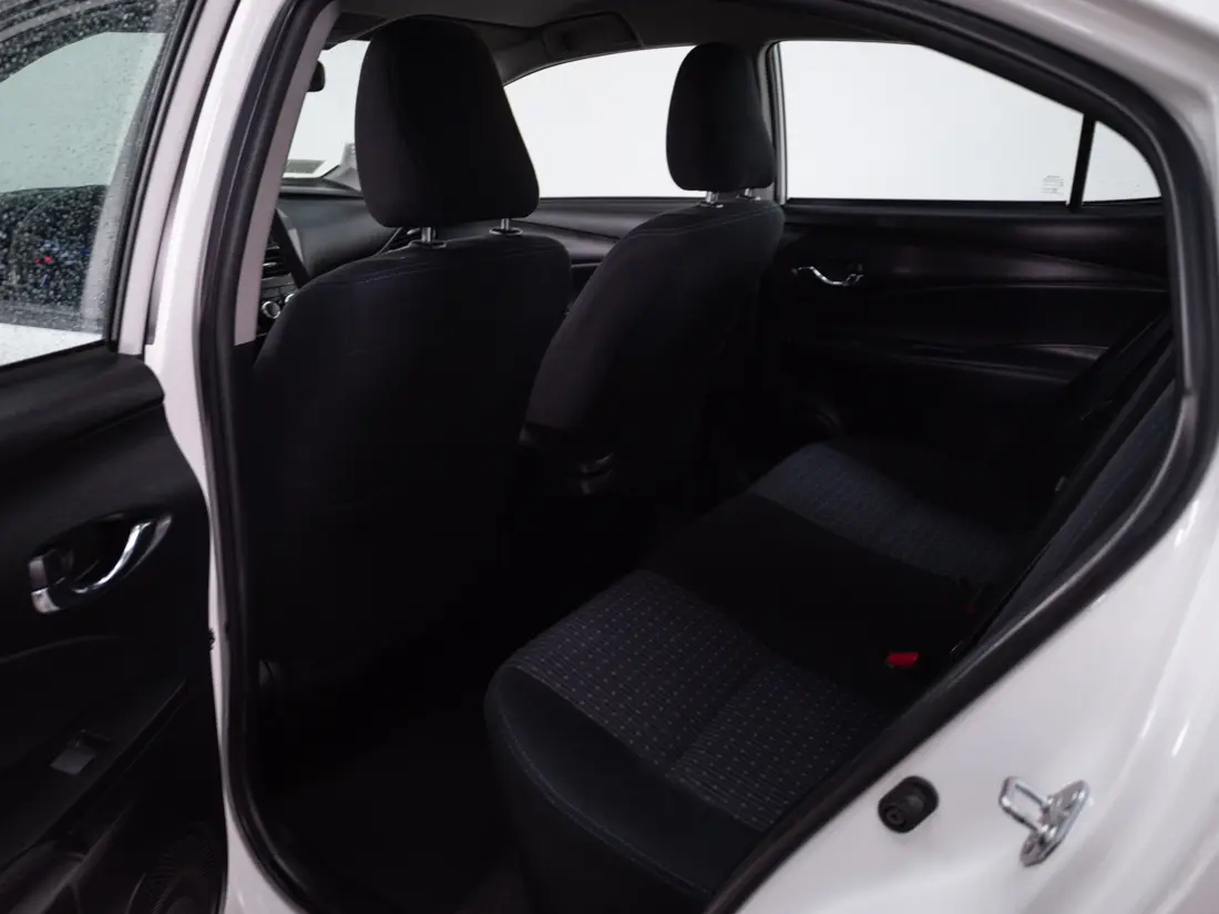 Toyota Yaris 1.5 Sedan Gli E Mt año 2022