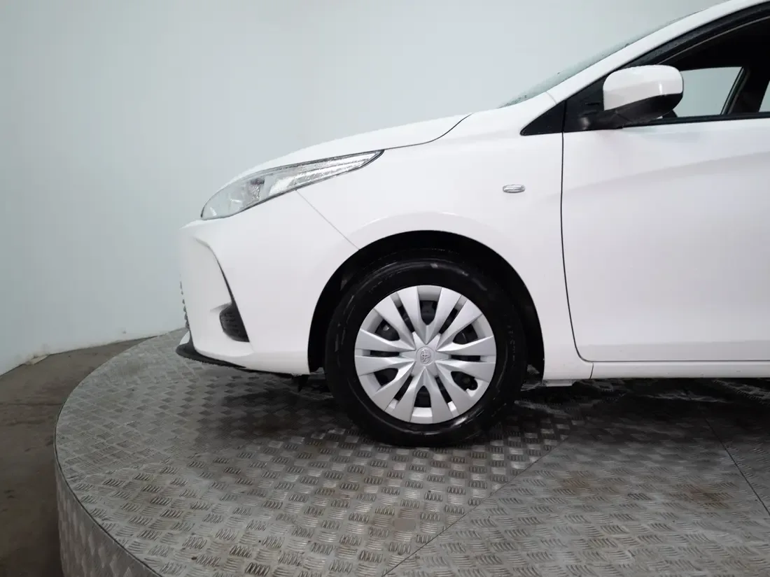 Toyota Yaris 1.5 Sedan Gli E Mt año 2022
