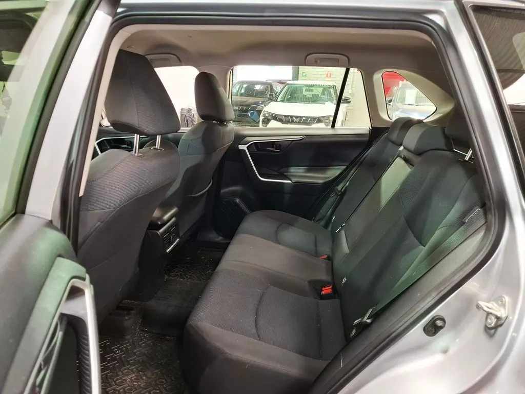 Toyota Rav4 Le año 2024