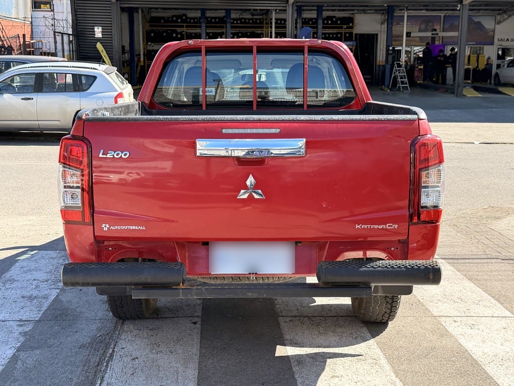 Mitsubishi L200 Katana Cr 2.4 4x2 año 2022