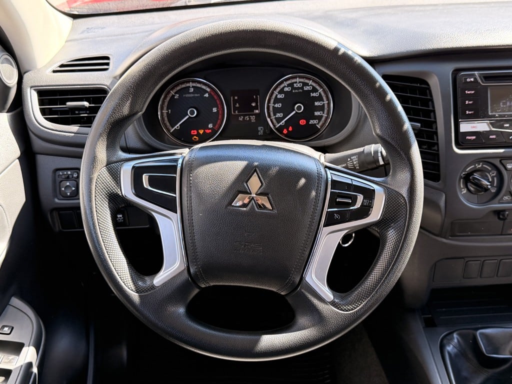 Mitsubishi L200 Katana Cr 2.4 4x2 año 2022