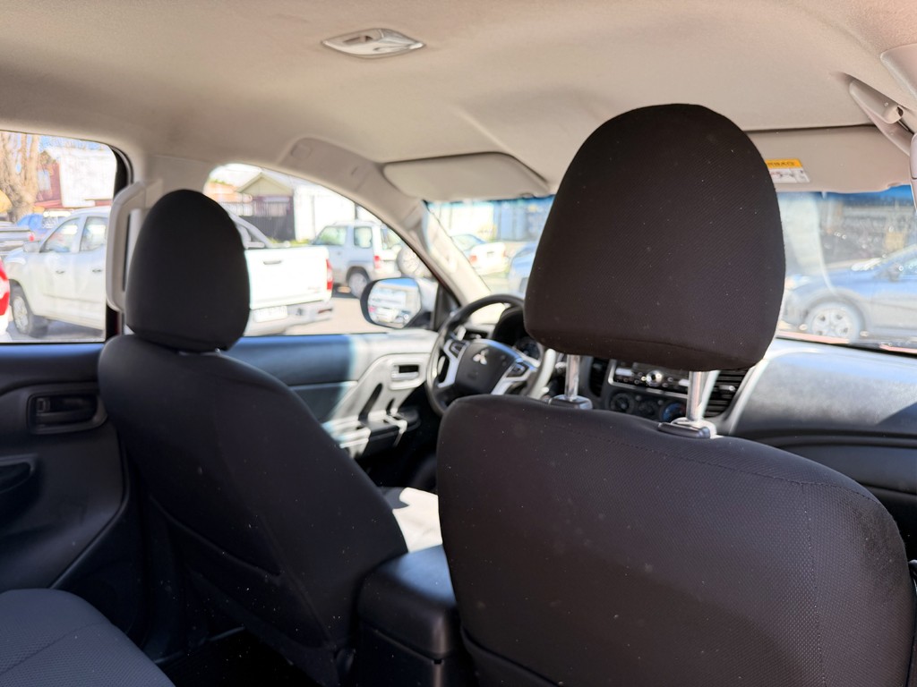 Mitsubishi L200 Katana Cr 2.4 4x2 año 2022