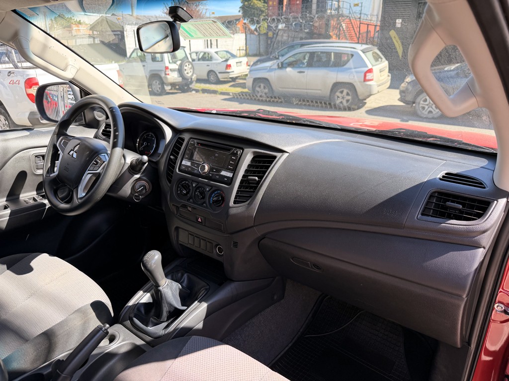 Mitsubishi L200 Katana Cr 2.4 4x2 año 2022