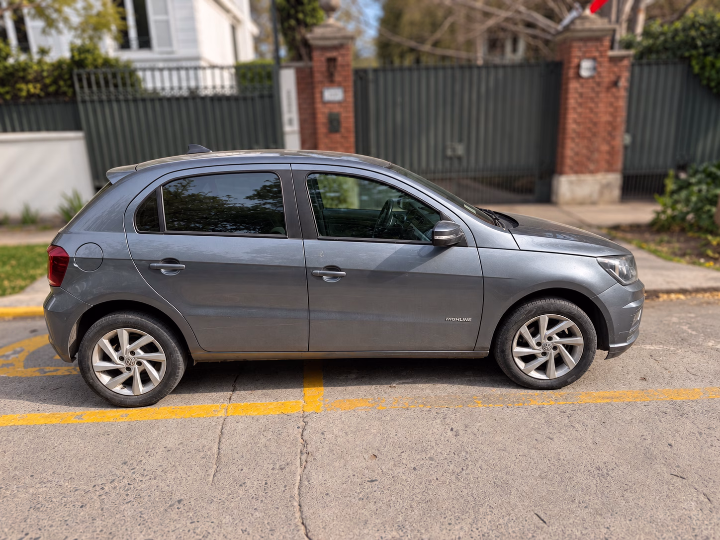 Volkswagen Gol Highline 1.6 año 2022