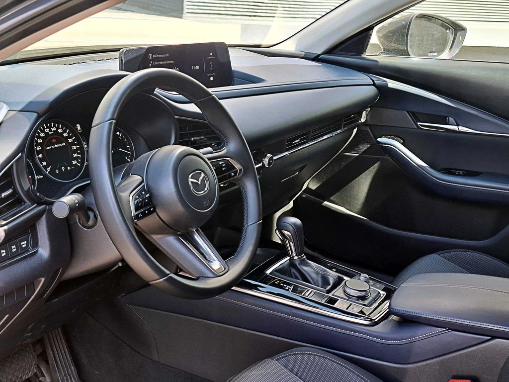 Mazda Cx-30 4x2 2.0 At año 2026