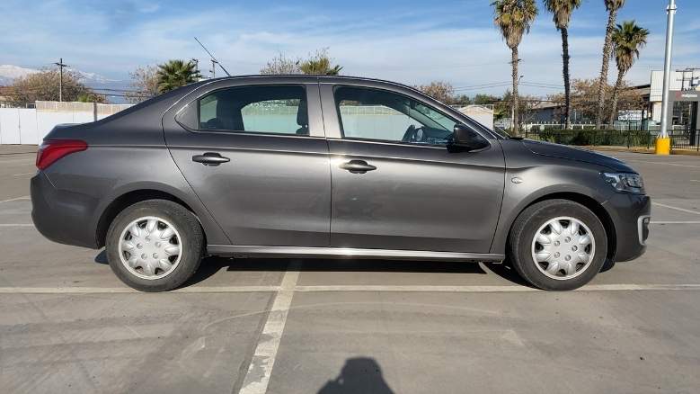 Citroen C-Elysee 1.6 Hdi Diesel Feel 4x2 92 Bvm Mt 4p año 2021