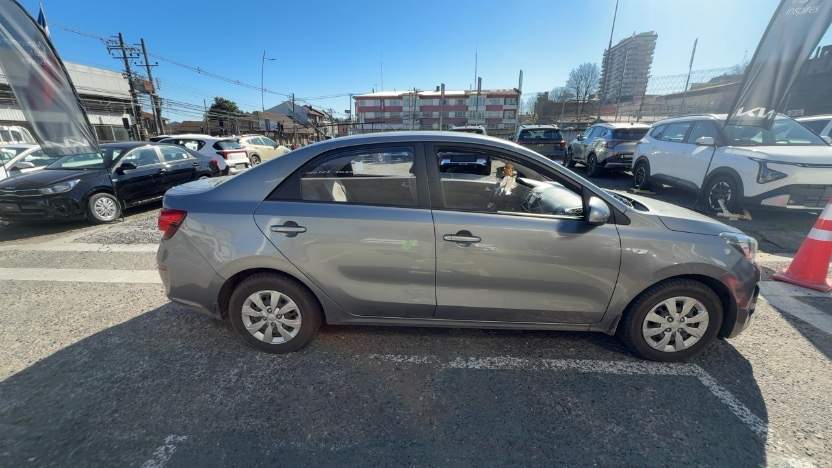 Kia Soluto 1.4 Lx 4x2 Ac Mt 4p año 2021