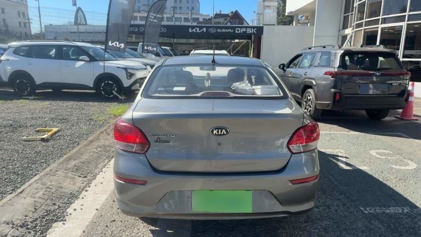 Kia Soluto 1.4 Lx 4x2 Ac Mt 4p año 2021