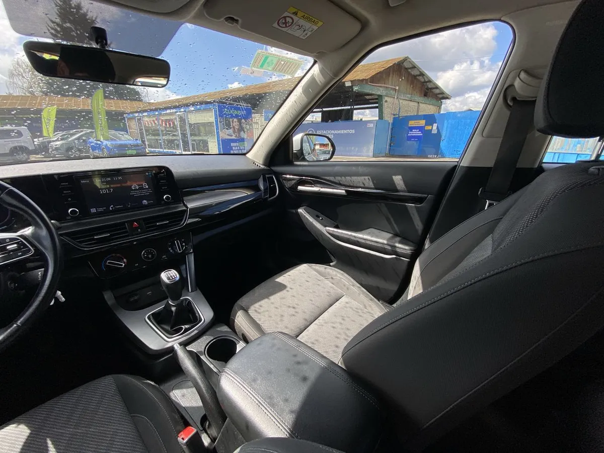 Kia Seltos 1.5 Ex 4x2 6mt 5p año 2024