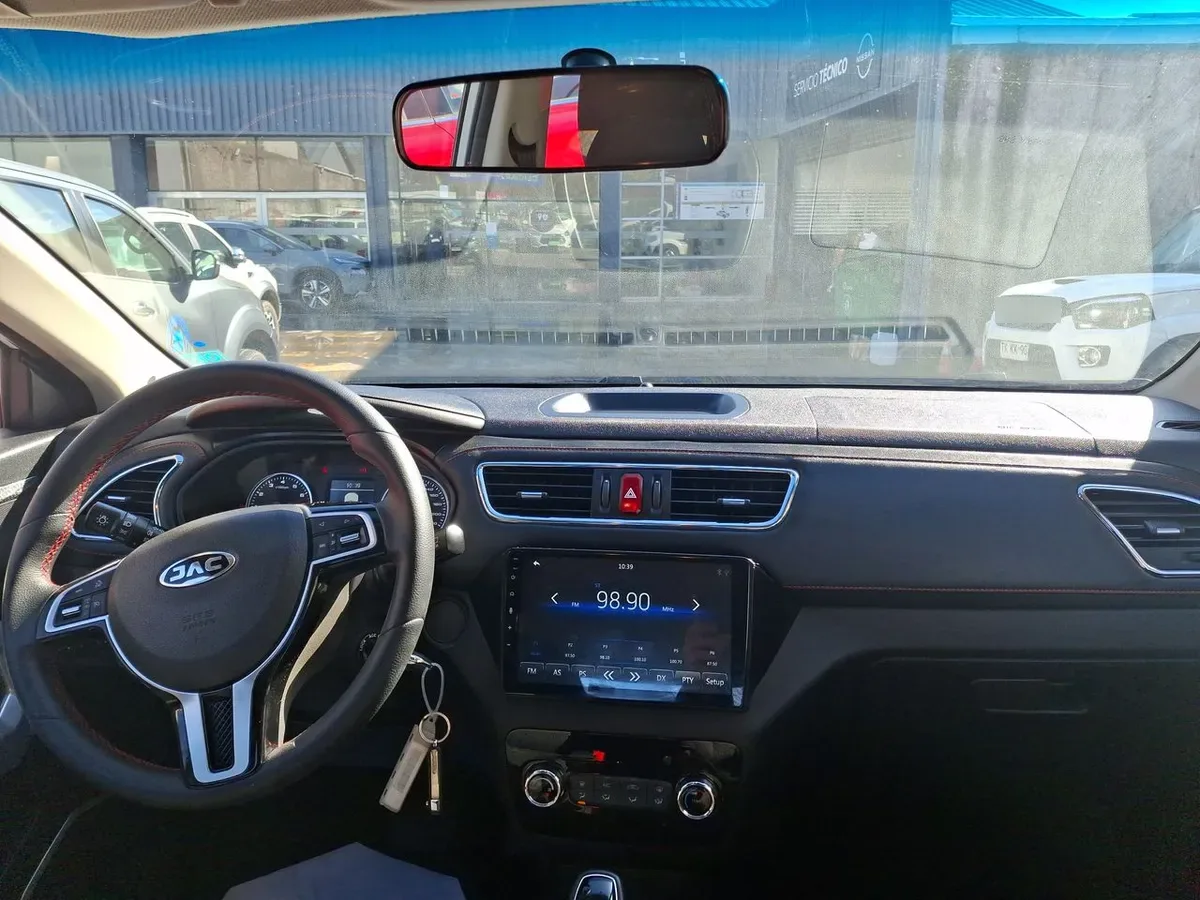 JAC Js2 1.5 Luxury 4x2 Cvt At 5p año 2025