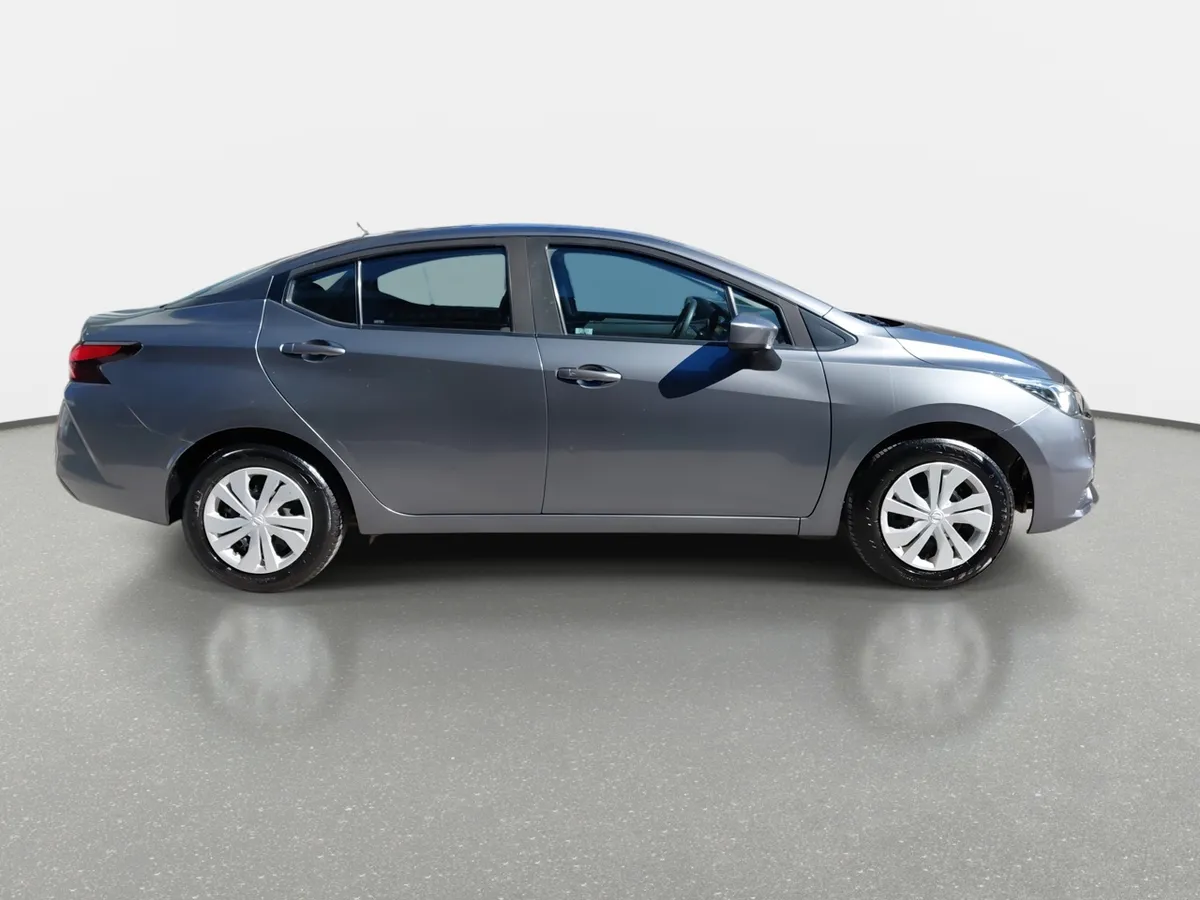 Nissan Versa 1.6 Sense 4x2 Mt 4p año 2021