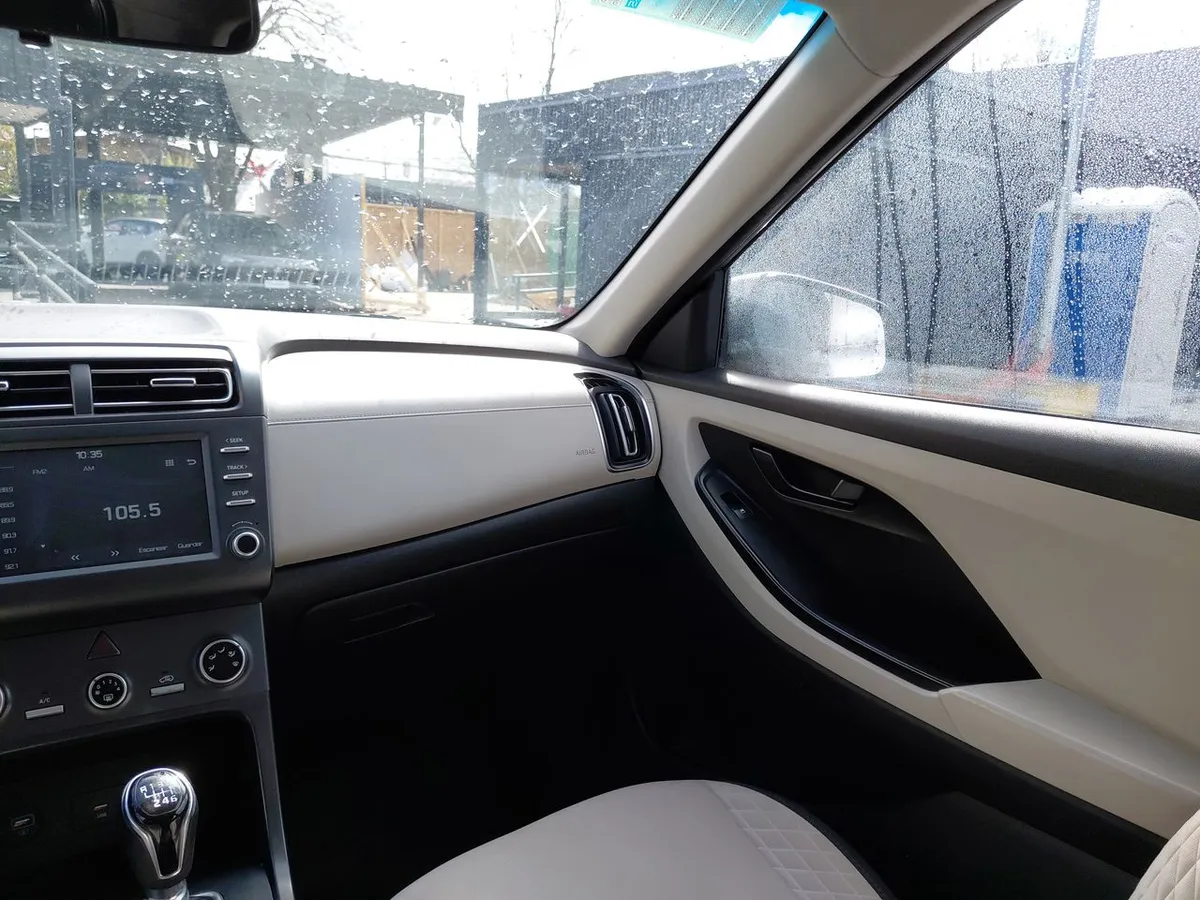 Hyundai Creta 1.5 Plus Su2i 4x2 Mt 5p año 2021