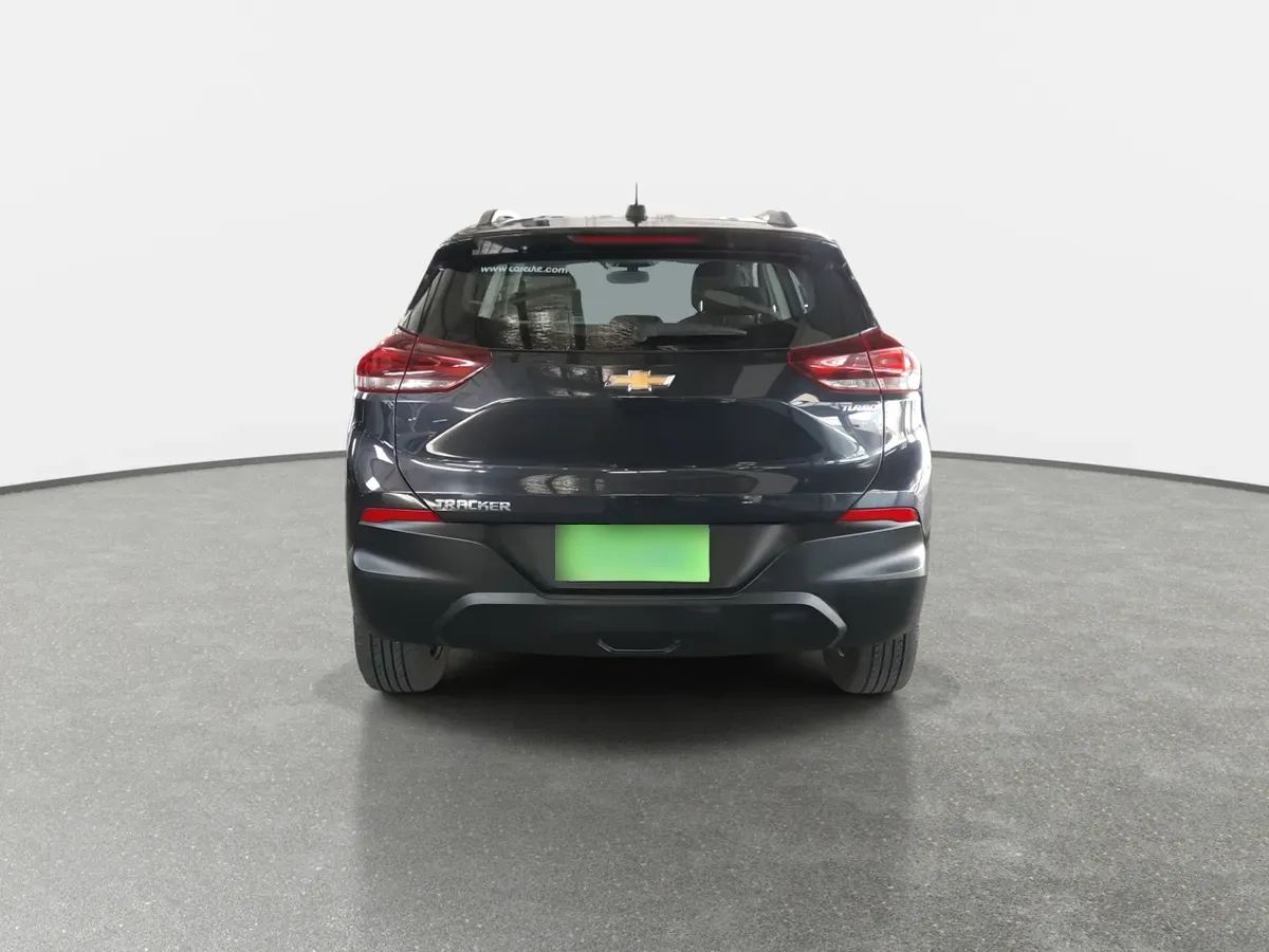Chevrolet Tracker 1.2t Ls R 4x2 Mt 5p año 2024