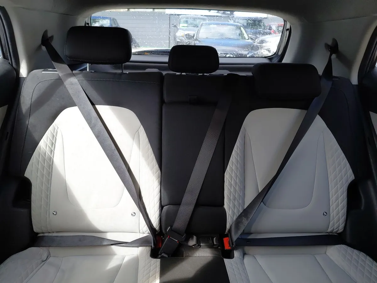 Hyundai Creta 1.5 Plus Su2i 4x2 Mt 5p año 2021