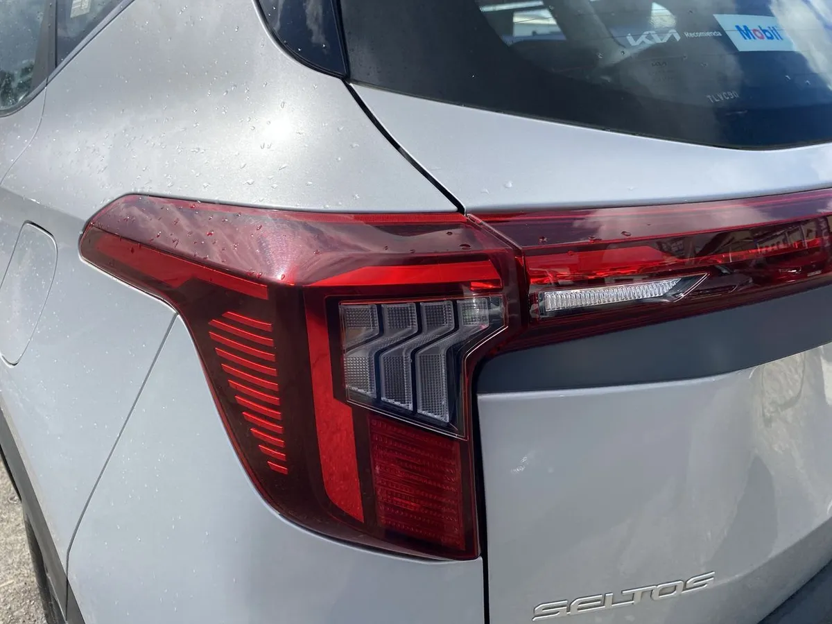 Kia Seltos 1.5 Ex 4x2 6mt 5p año 2024