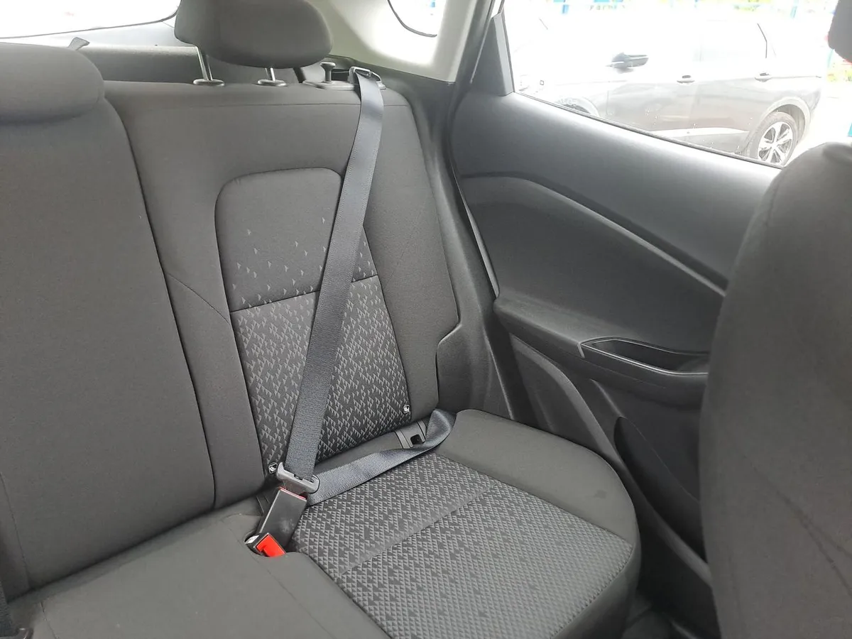 Chevrolet Tracker 1.2t Ls Fwd Mt 5p año 2023