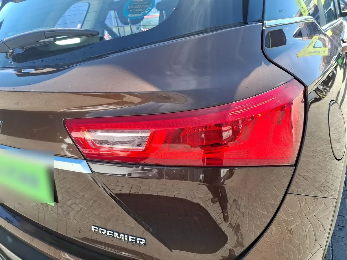 Chevrolet Captiva 1.5t Premier Fwd Cvt At 5p año 2021