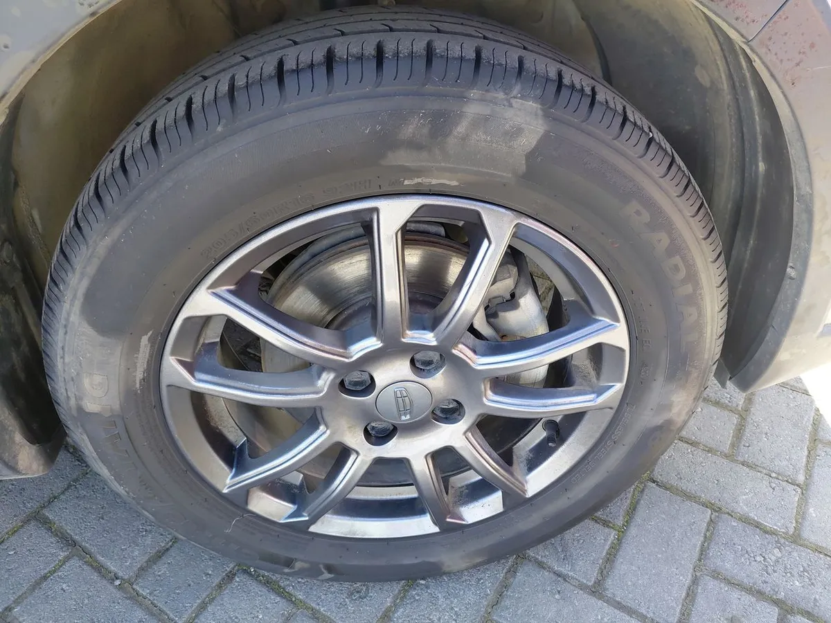 Geely Gx3 Pro 1.5 Gf 4x2 Cvt At 5p año 2024