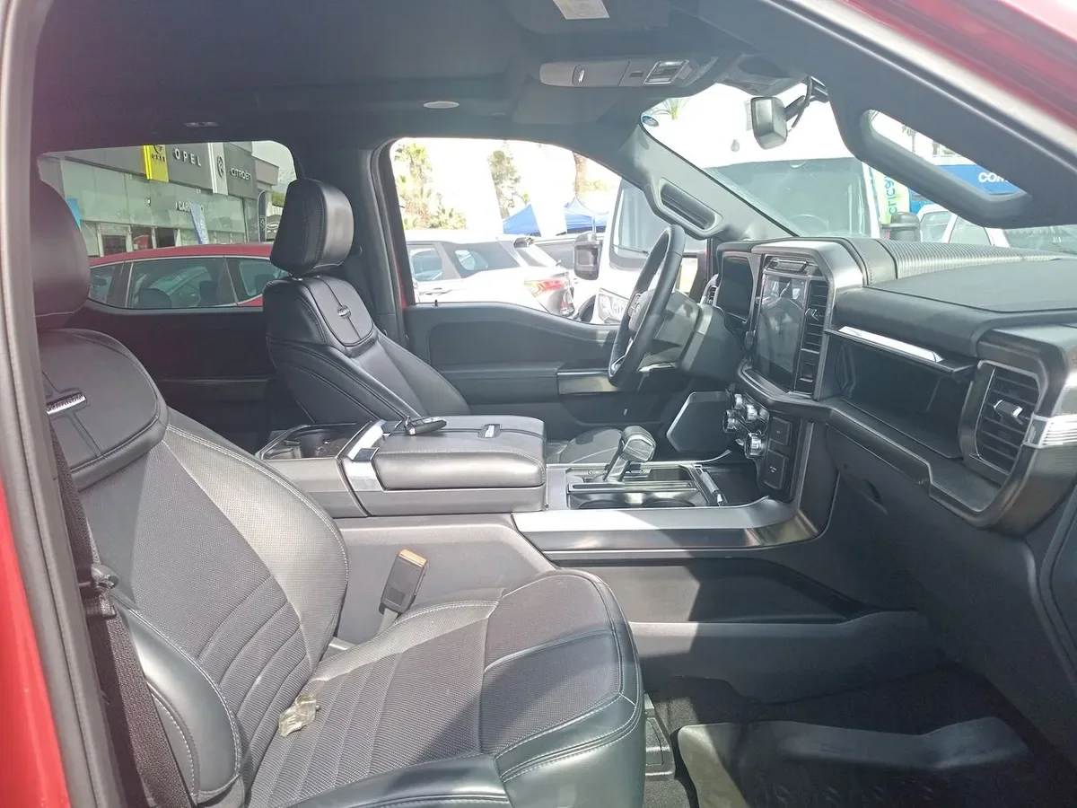 Ford F-150 3.5 Platinum Cc Dob. Cab. 4x4 At 4p año 2025
