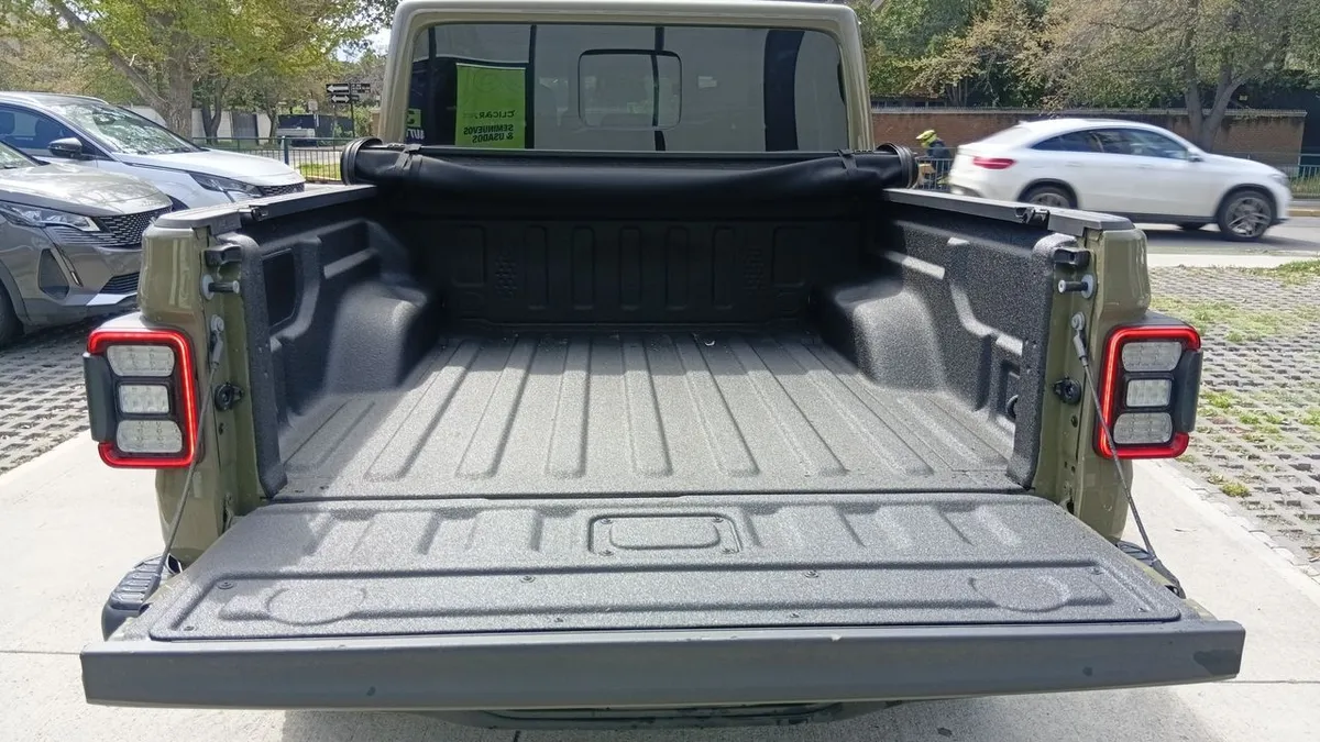 Jeep Gladiator 3.6 Rubicon 4x4 Dob. Cab. At 4p año 2026