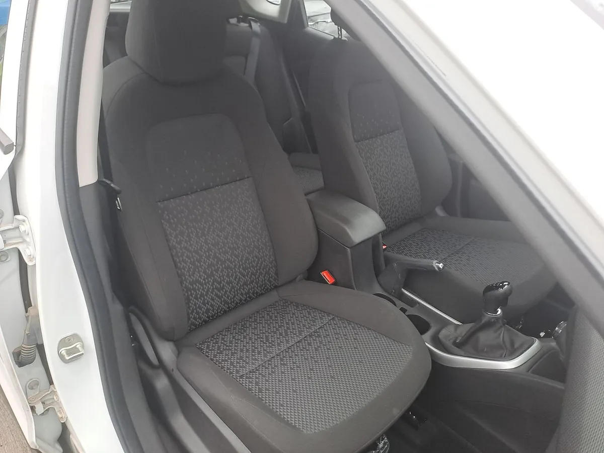 Chevrolet Tracker 1.2t Ls Fwd Mt 5p año 2023