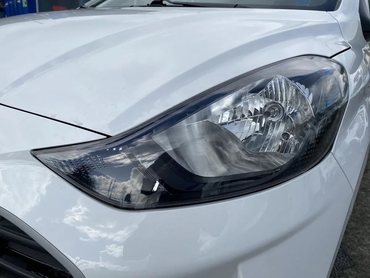 Hyundai Grand I10 1.2 Plus 4x2 Hb Mt 5p año 2022