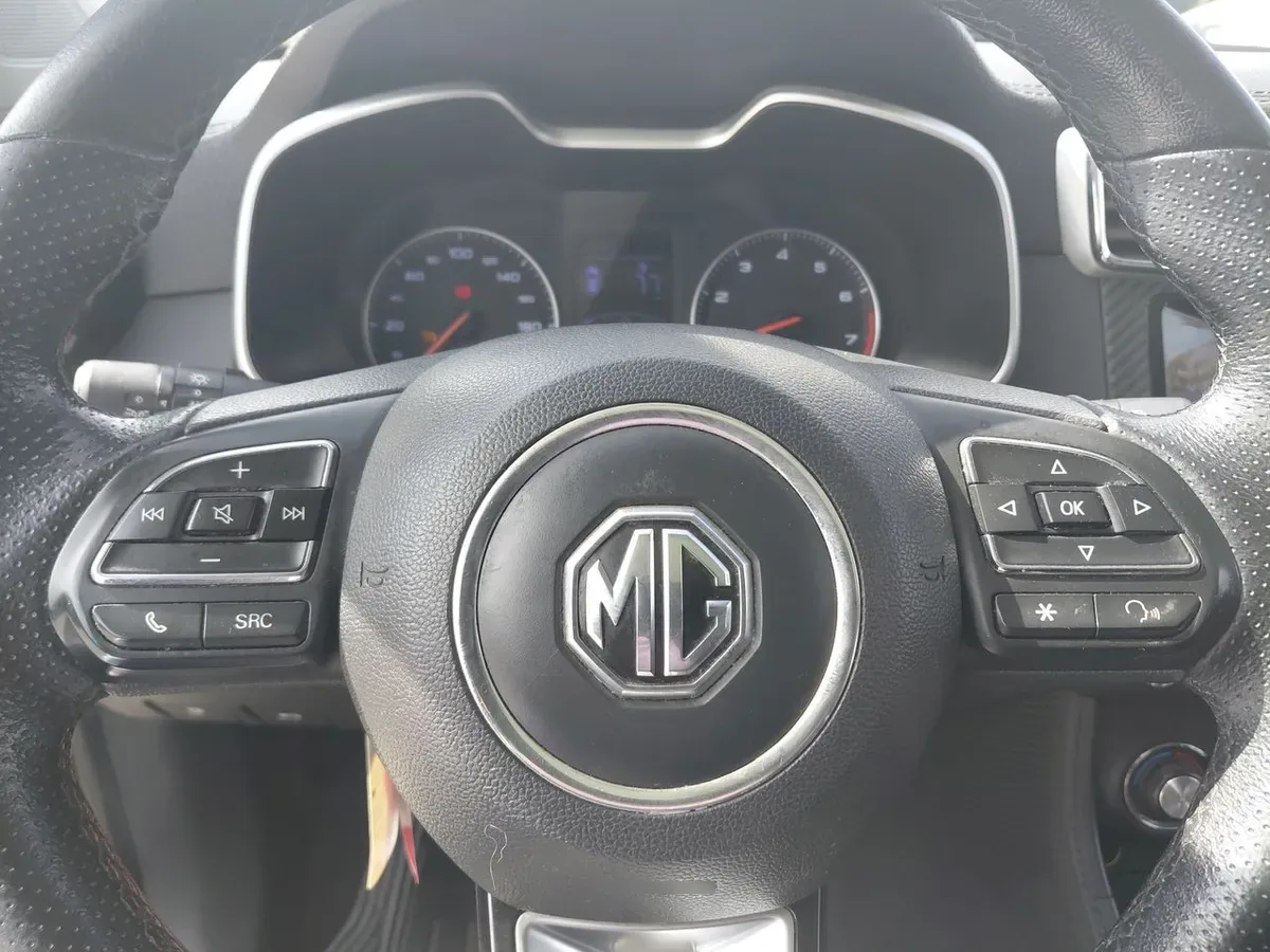 MG Mg Zs 1.5 Comfort 4x2 At 5p año 2022