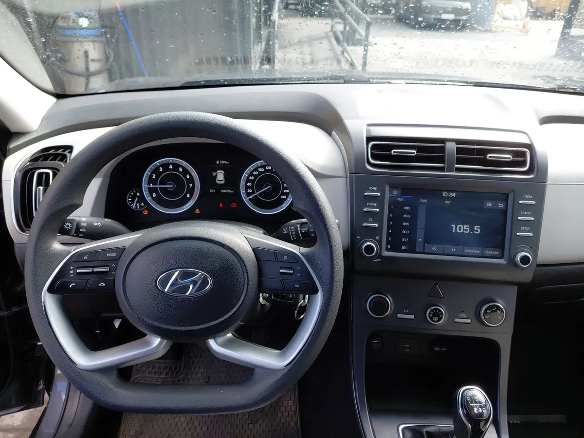 Hyundai Creta 1.5 Plus Su2i 4x2 Mt 5p año 2021