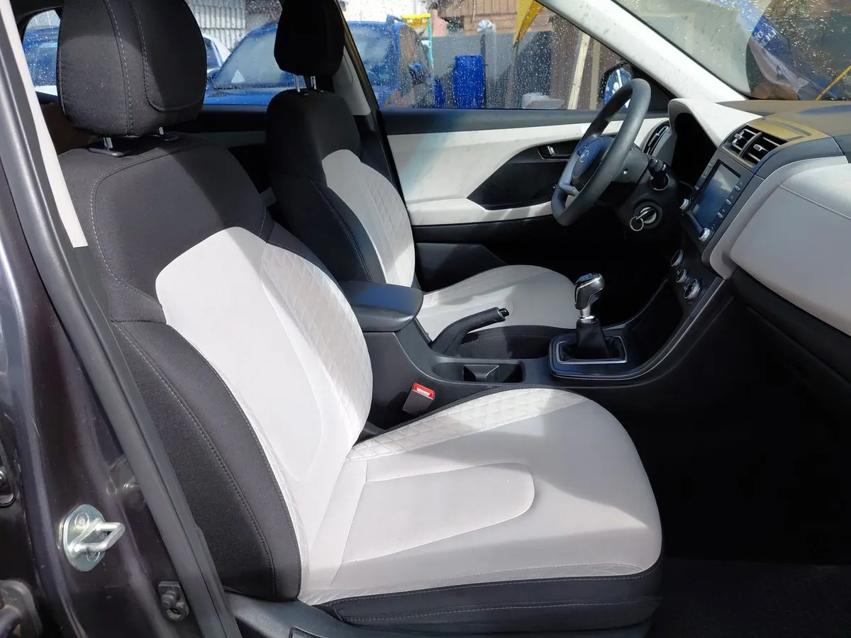 Hyundai Creta 1.5 Plus Su2i 4x2 Mt 5p año 2021