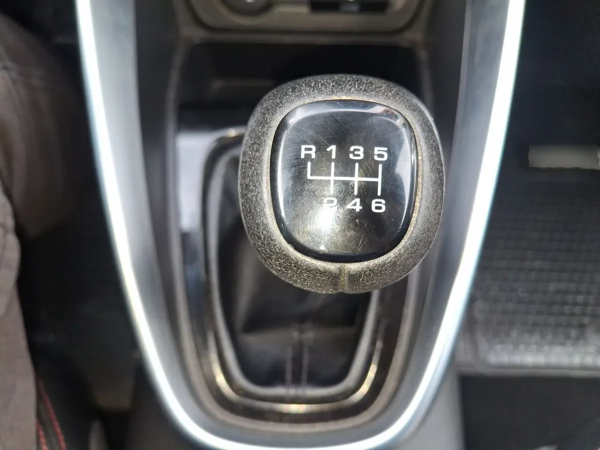 Chevrolet Groove 1.5 Premier P 4x2 Mt 5p año 2024