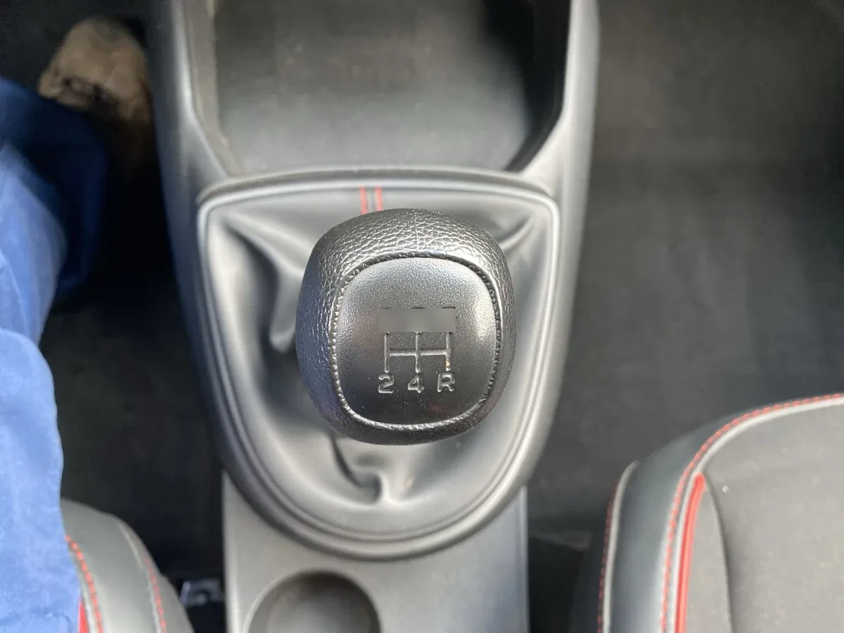 Hyundai Grand I10 1.2 Plus 4x2 Hb Mt 5p año 2022