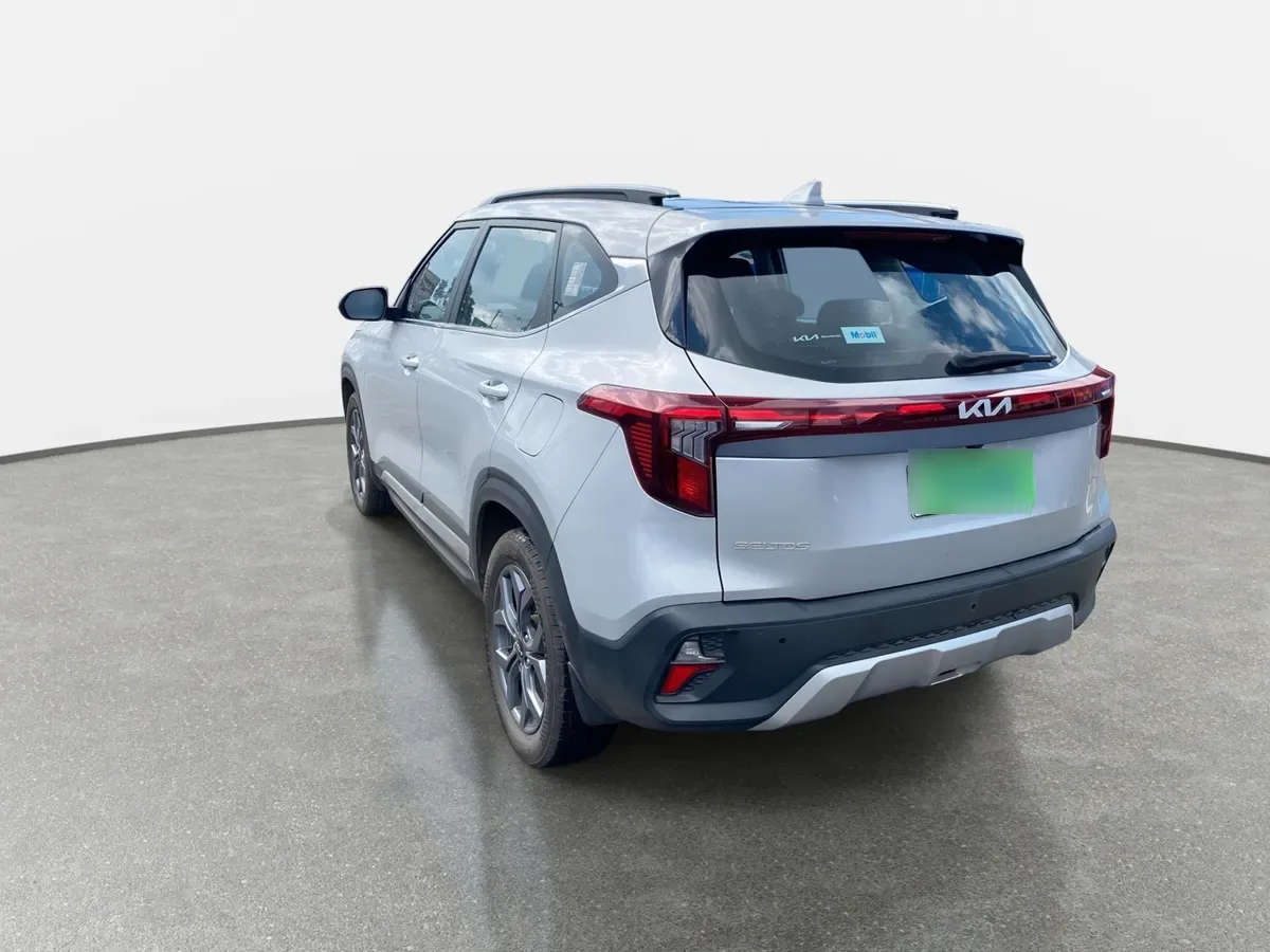 Kia Seltos 1.5 Ex 4x2 6mt 5p año 2024