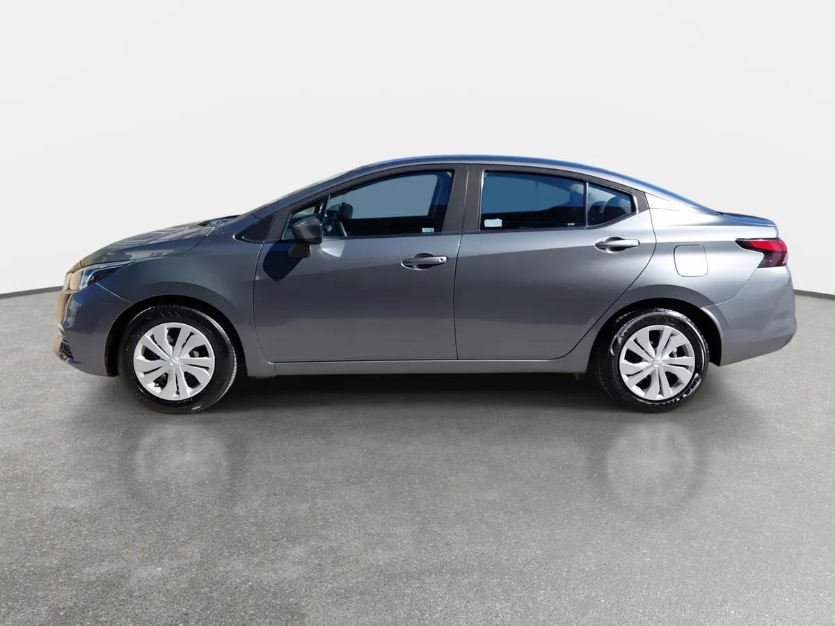 Nissan Versa 1.6 Sense 4x2 Mt 4p año 2021