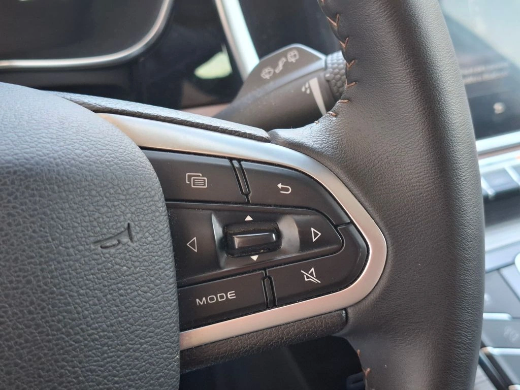 Geely Azkarra Luxury año 2024