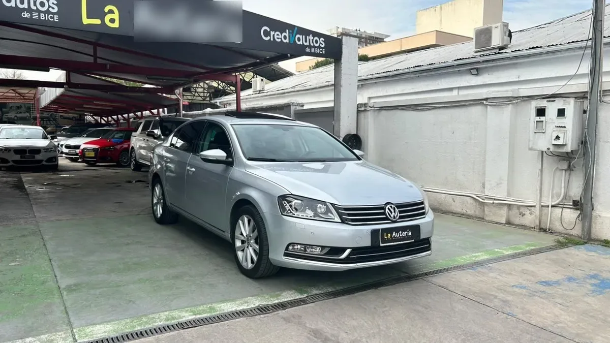 Volkswagen Passat 1.8 Highline Tsi 4x2 B7 At 4p año 2013