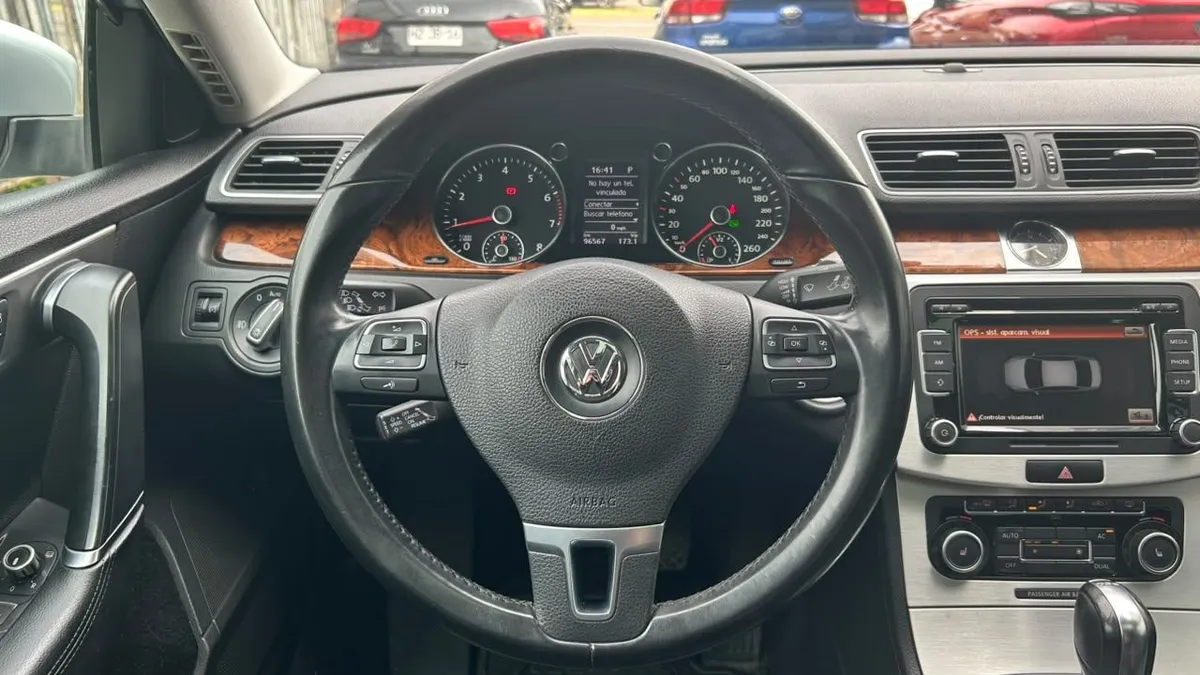 Volkswagen Passat 1.8 Highline Tsi 4x2 B7 At 4p año 2013
