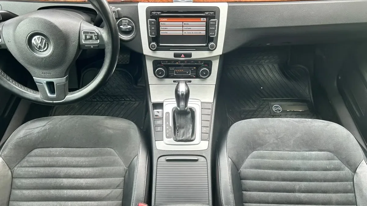 Volkswagen Passat 1.8 Highline Tsi 4x2 B7 At 4p año 2013