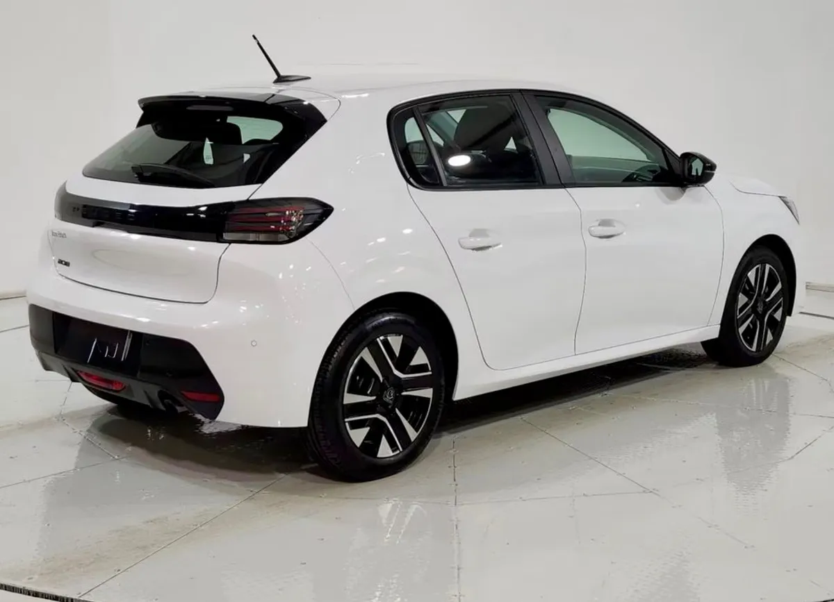 PEUGEOT 208 1.2 Active Pack Puretech 75 Mt año 2024