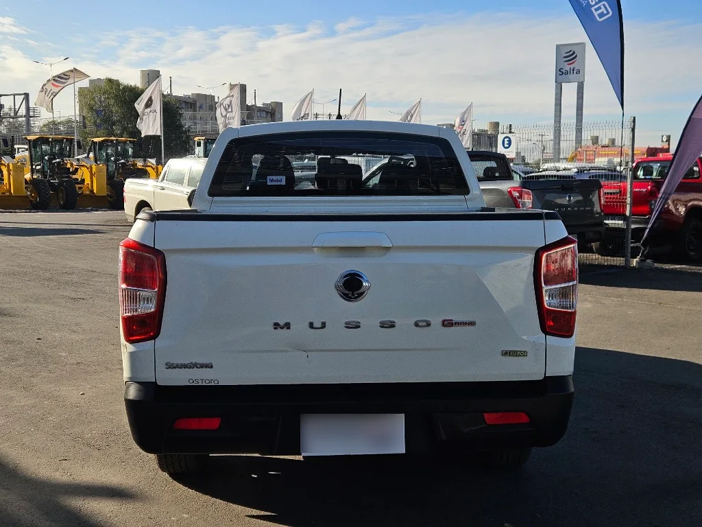 Ssangyong Grand Musso 2.2 4x2 Mt Full-Ql612 año 2023