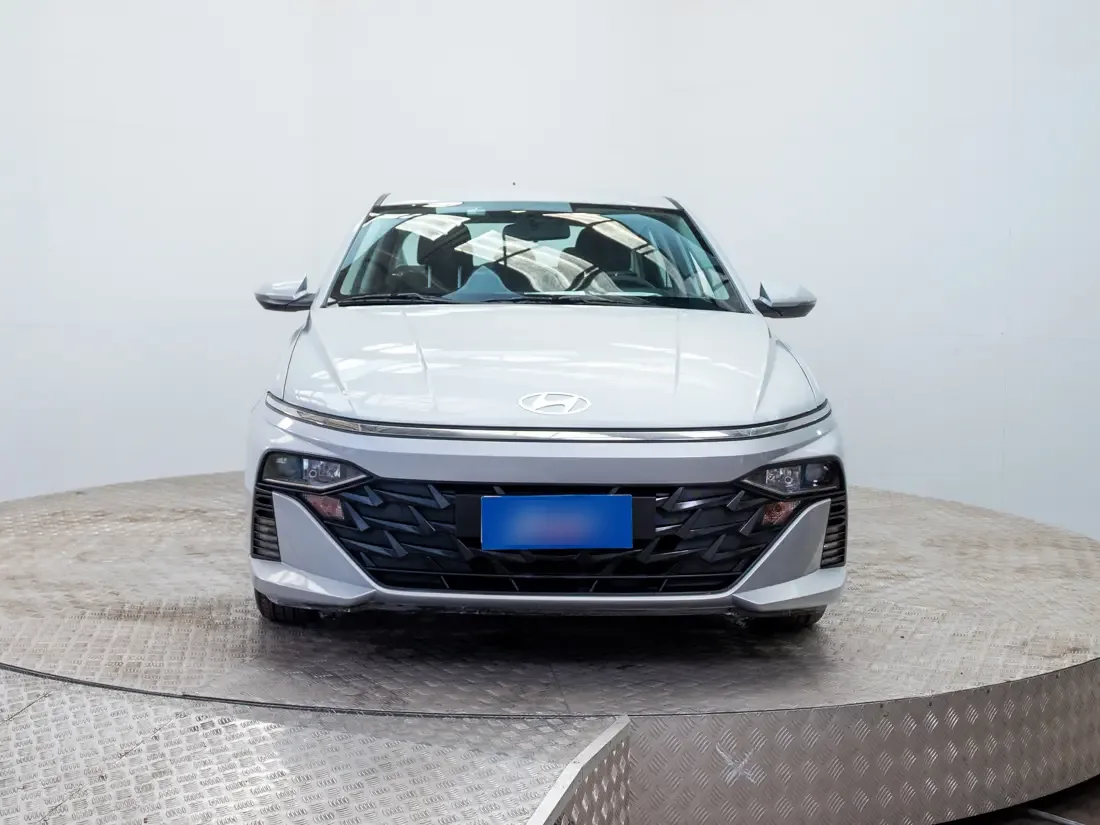 Hyundai Accent 1.5 Bn7i Plus Mt año 2025