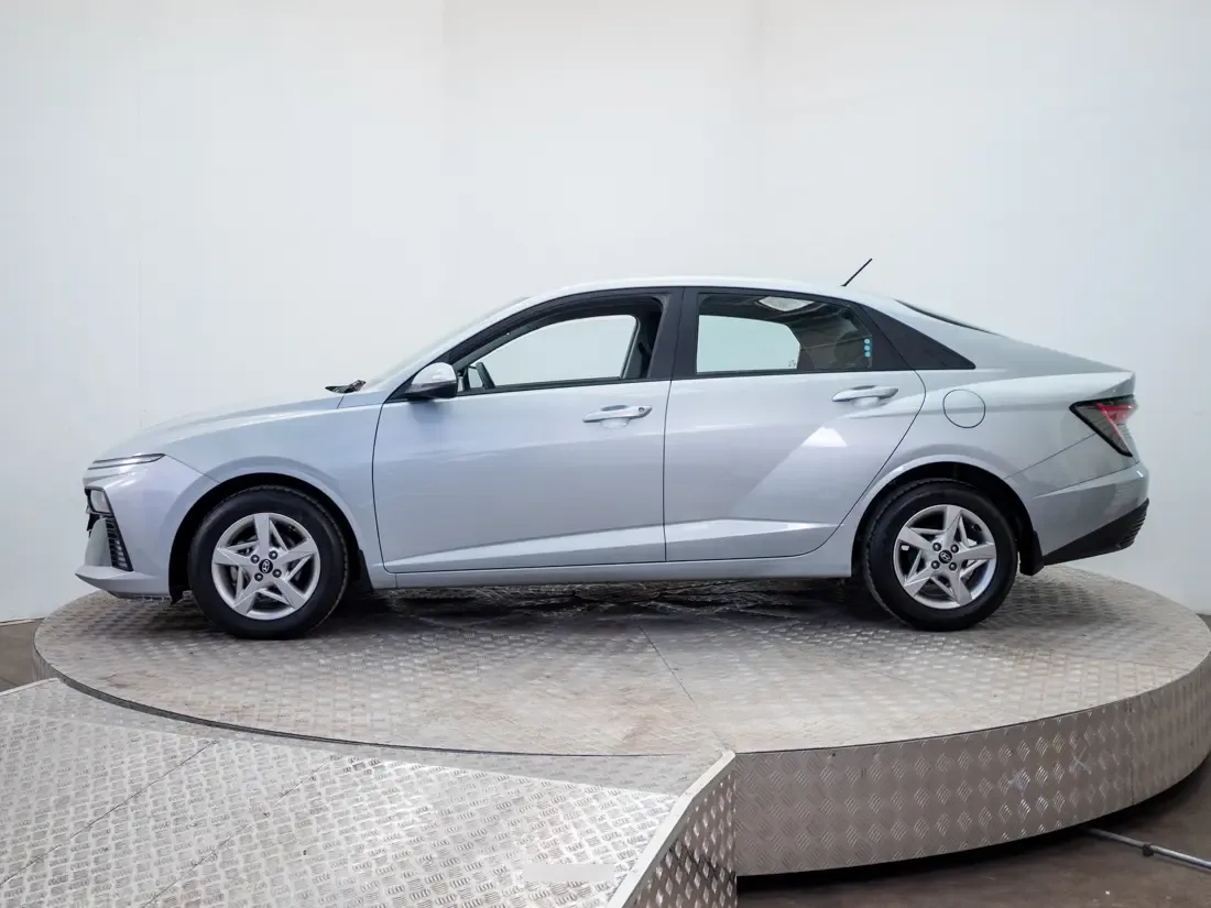 Hyundai Accent 1.5 Bn7i Plus Mt año 2025