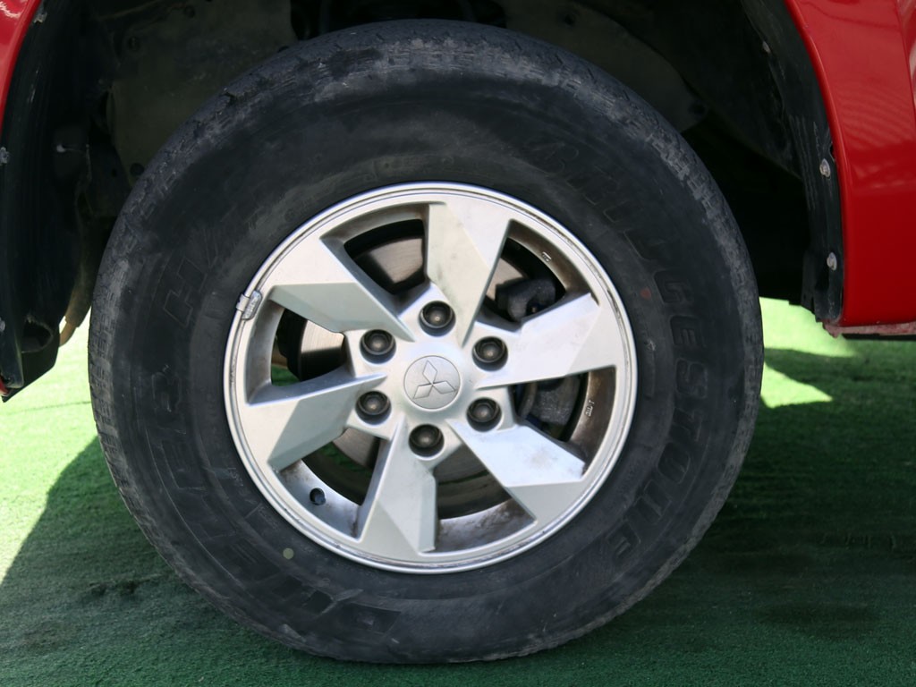 Mitsubishi L200 Dob. Cab. 4x2 Mt 4p año 2022