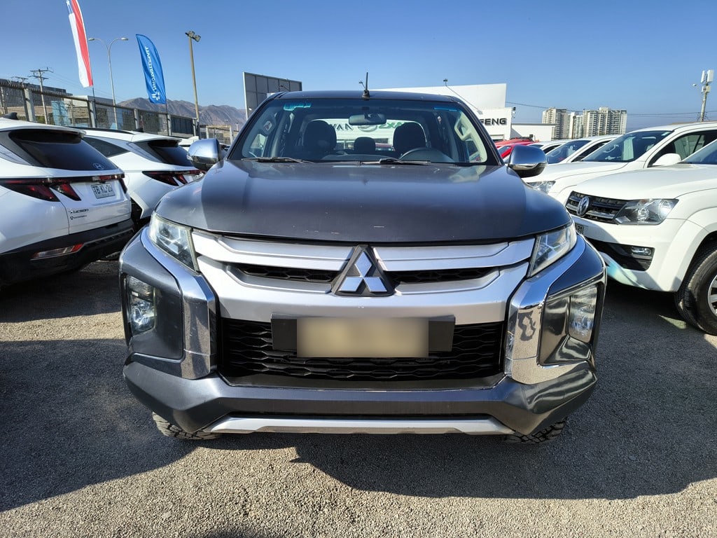 Mitsubishi L200 Dakar 2.5 Diesel 4x4 T/a año 2019