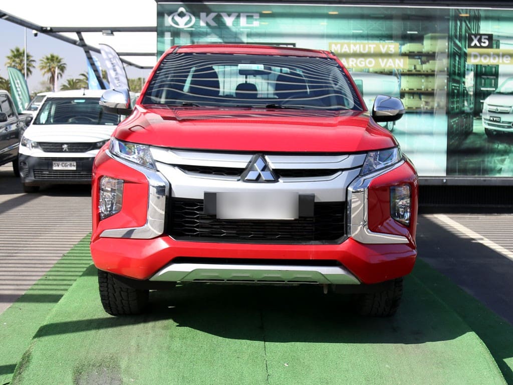 Mitsubishi L200 2.4 Katana Crt Diesel Dob. Cab. 4x4 Mt 4p año 2023